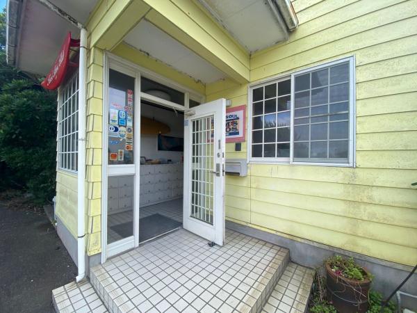 館山市犬石　平砂浦海岸まで歩いて6分、海近くのサーフィン拠点として 現地外観写真 