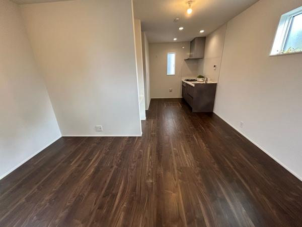 館山市館山　新築戸建　4号棟　ロフト付き平家住宅 リビングダイニング