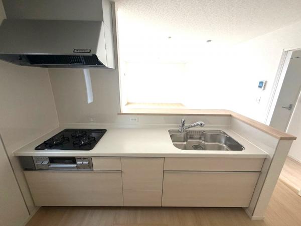 館山市館山　新築戸建　第4・2号棟　　≪完成見学会6.27・28開催≫ キッチン 