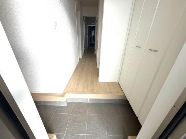 館山市館山　新築戸建　第4・2号棟　　≪完成見学会6.27・28開催≫ 玄関 