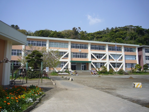 那古小学校小学校