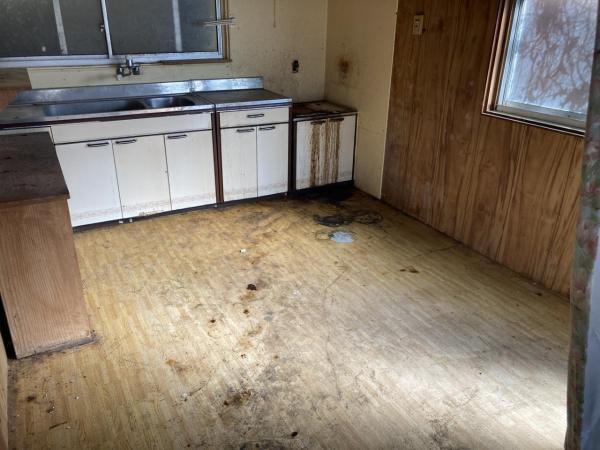 J008　高崎町大牟田　中古戸建 キッチン 