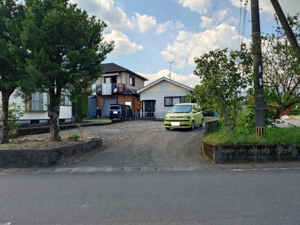 EB0021　えびの市岡松　中古戸建 現地外観写真 