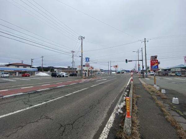 1617　山本郡三種町鹿渡字西小瀬川 前面道路含む現地写真 