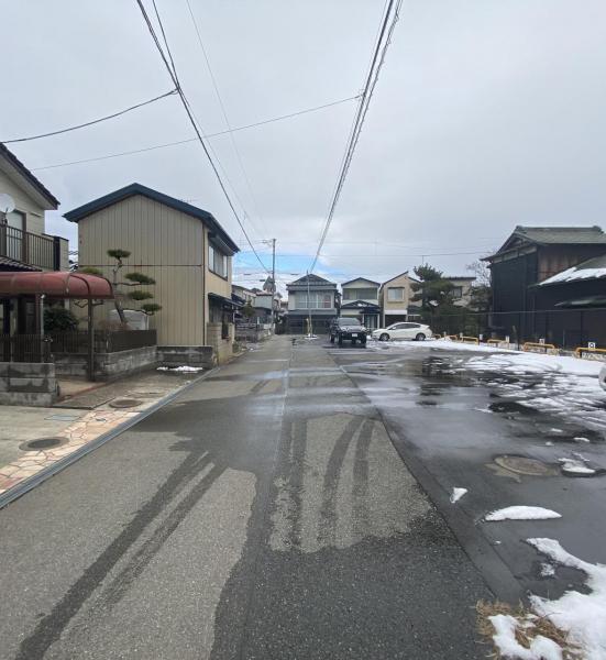 1620　秋田市土崎港中央五丁目 前面道路含む現地写真 