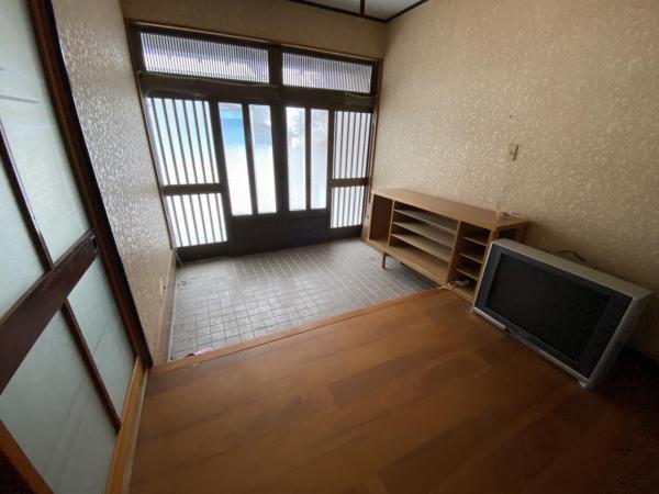 1605　山本郡三種町豊岡金田字保龍 玄関 