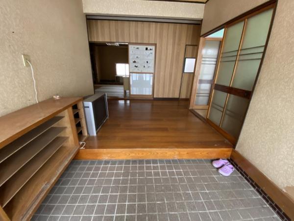 1605　山本郡三種町豊岡金田字保龍 玄関 