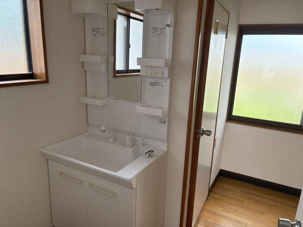 中古戸建 秋田市牛島東１丁目 JR羽越本線羽後牛島駅 550万円