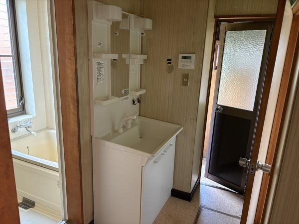 中古戸建 秋田市牛島東１丁目 JR羽越本線羽後牛島駅 550万円