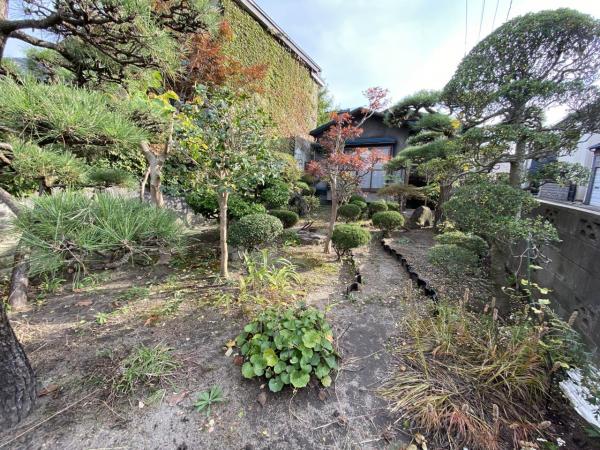 1784　能代市若松町 庭 