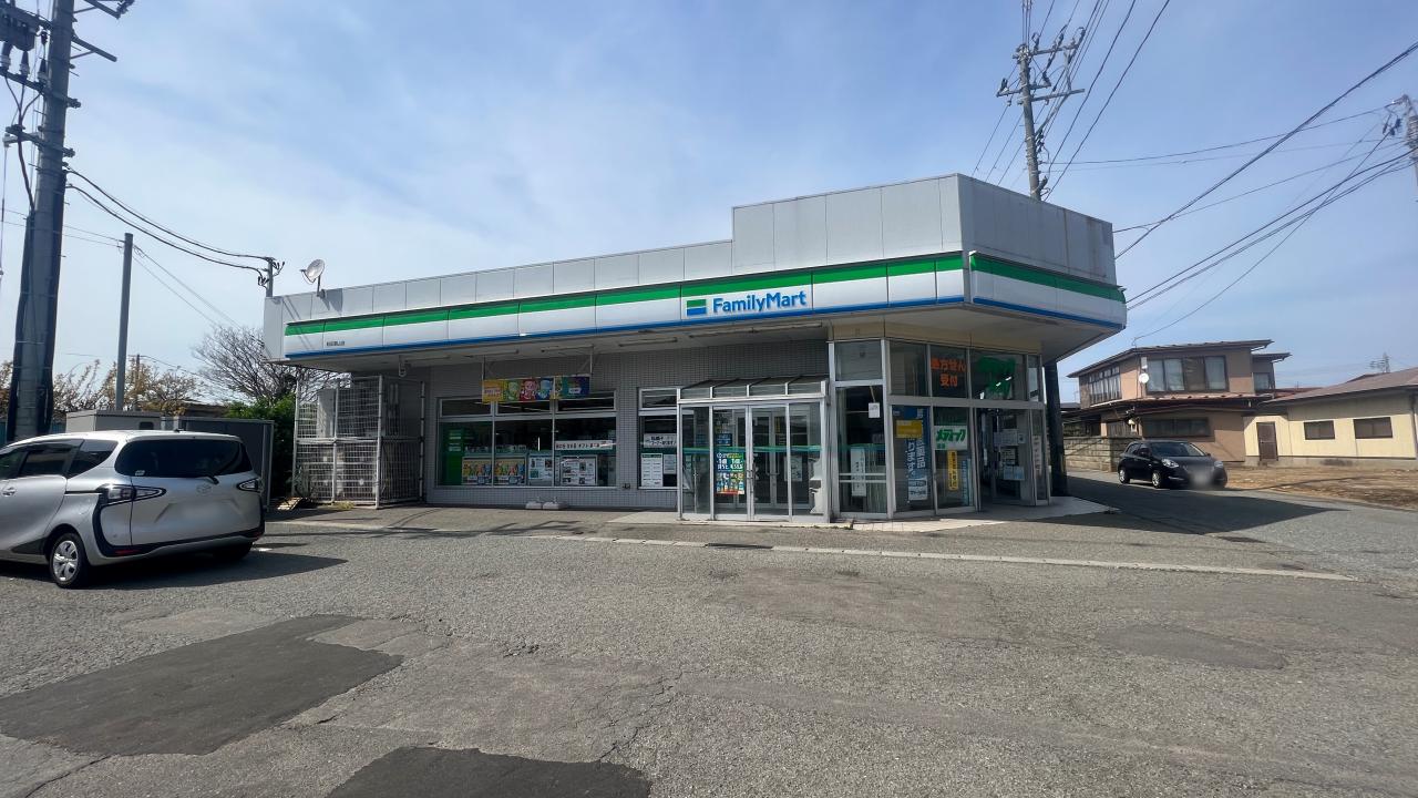 ファミリーマート 秋田割山店