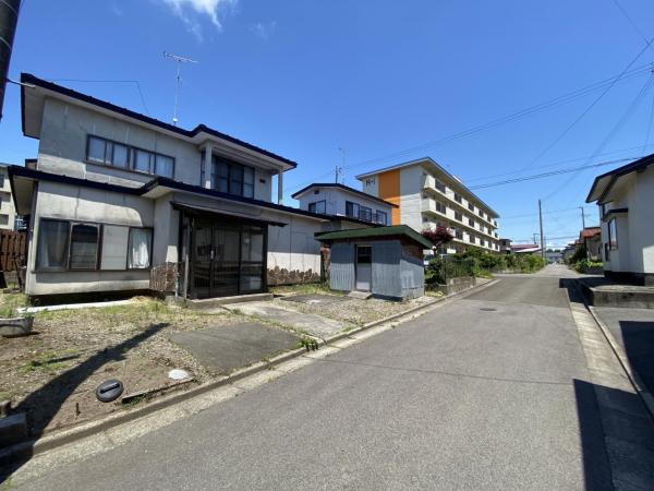 2052能代市落合字中大野台 前面道路含む現地写真 