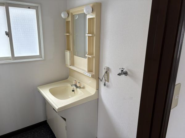 中古戸建 秋田市茨島４丁目 JR羽越本線羽後牛島駅 990万円