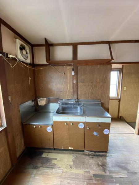 店舗付住宅 能代市出戸本町 JR五能線能代駅 158万円