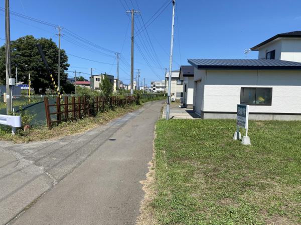 1742能代市元町 前面道路含む現地写真 