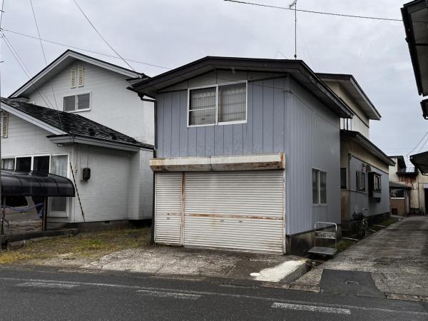 中古戸建 山本郡三種町森岳字西囲 JR奥羽本線森岳駅 138万円