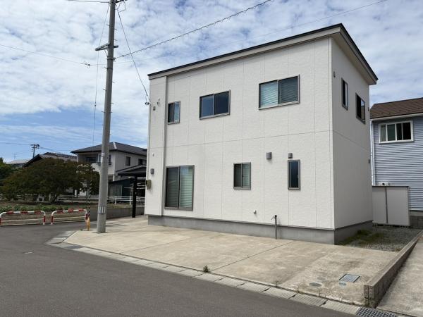 中古戸建 秋田市仁井田本町３丁目 JR羽越本線羽後牛島駅 2,400万円