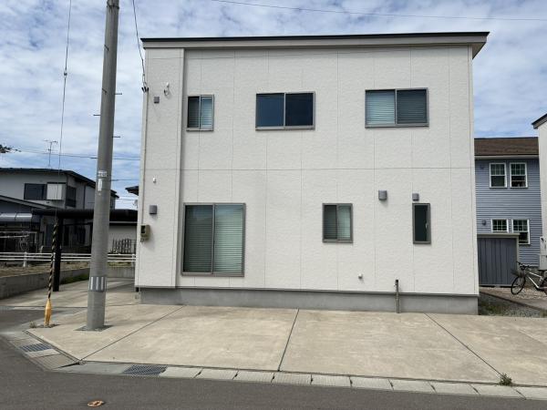 中古戸建 秋田市仁井田本町３丁目 JR羽越本線羽後牛島駅 2,400万円