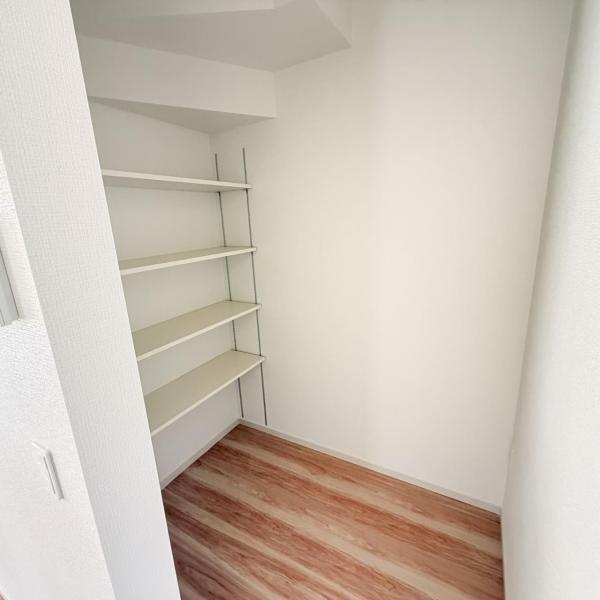 姶良市東餅田1710番6　2号棟 収納 