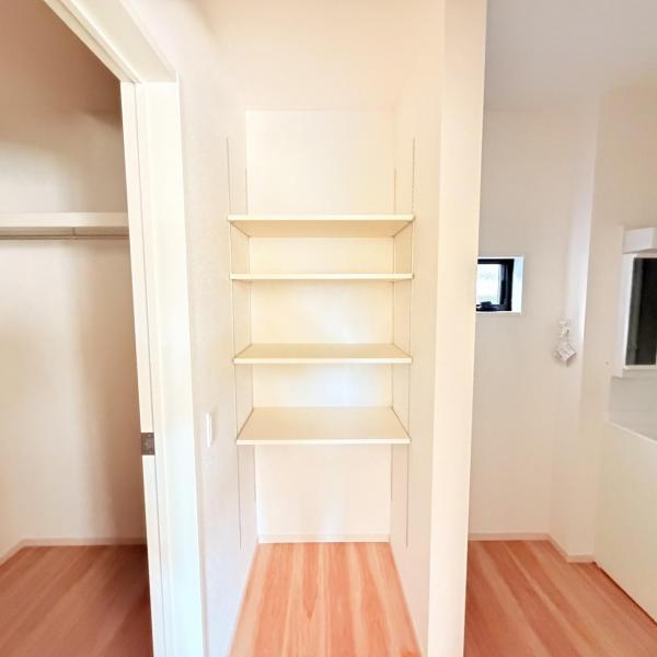 姶良市東餅田1710番6　2号棟 収納 