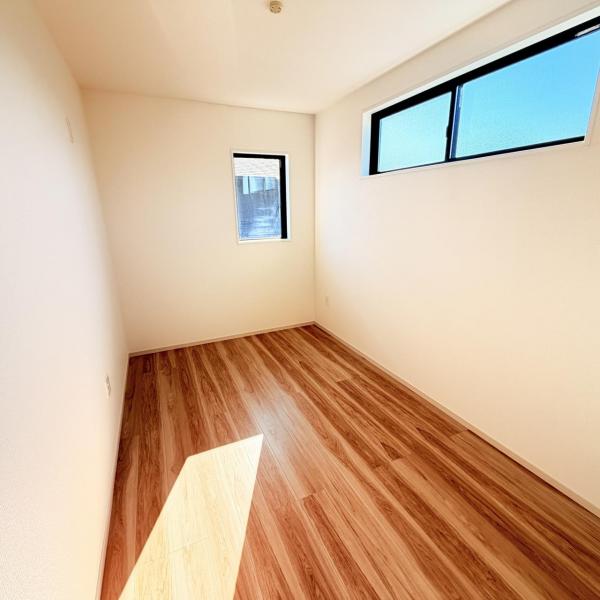 姶良市東餅田1710番6　2号棟 洋室