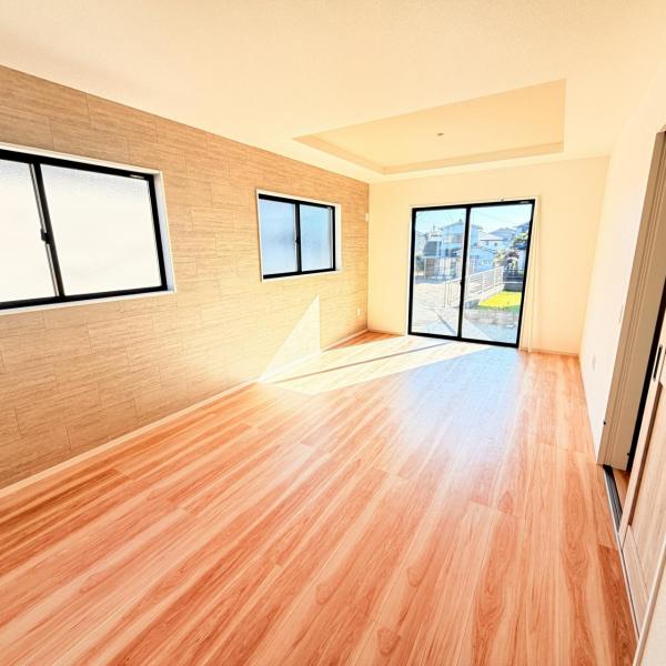 姶良市東餅田1710番6　2号棟 リビング 