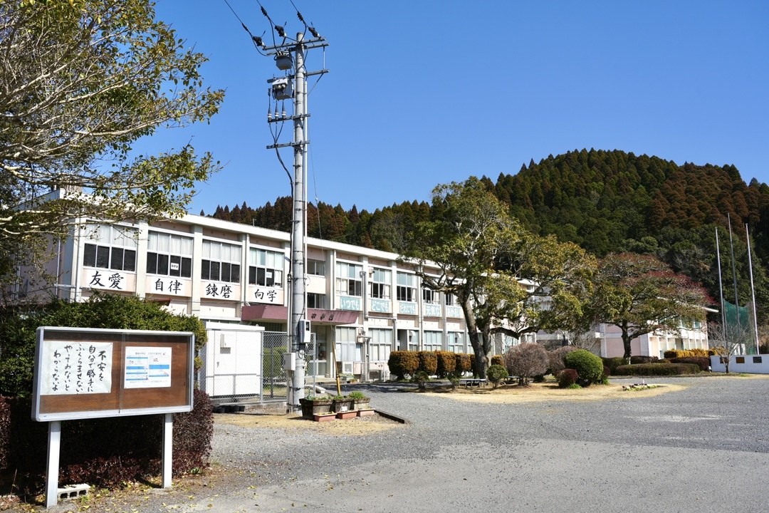 霧島市立霧島中学校