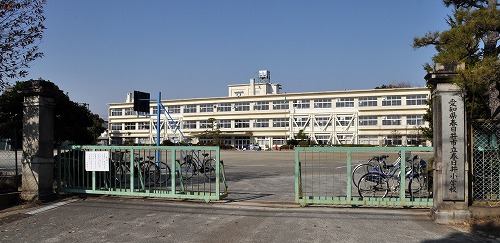 春日井市立春日井小学校