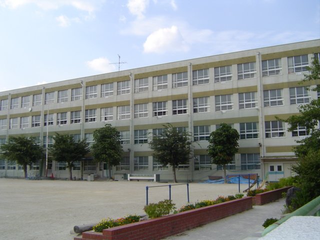 名古屋市立東山小学校