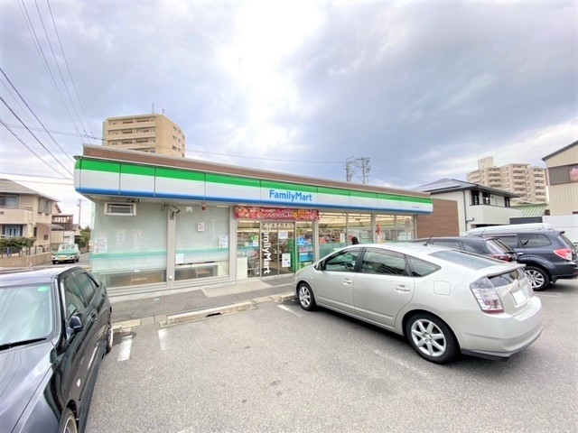 ファミリーマート 守山大牧町店