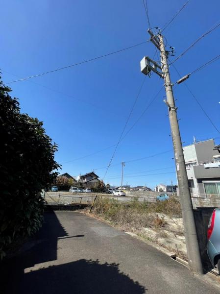 稲沢市平和町　土地 前面道路含む現地写真 