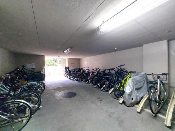 パークハイム覚王山 駐輪場