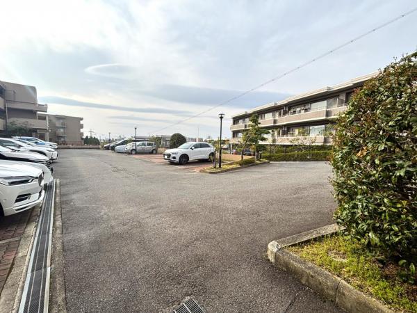 パークホームズ鹿子町 敷地内駐車場