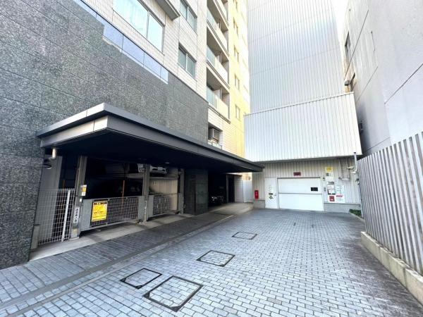プラウドタワー覚王山 敷地内駐車場