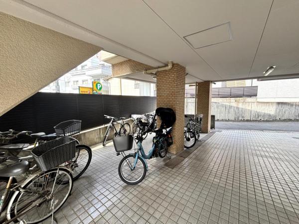 ライオンズマンション覚王山 駐輪場