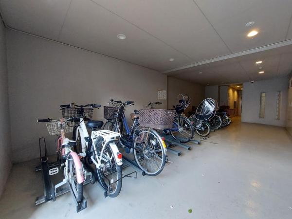 パルシオ本山鹿子町 駐輪場
