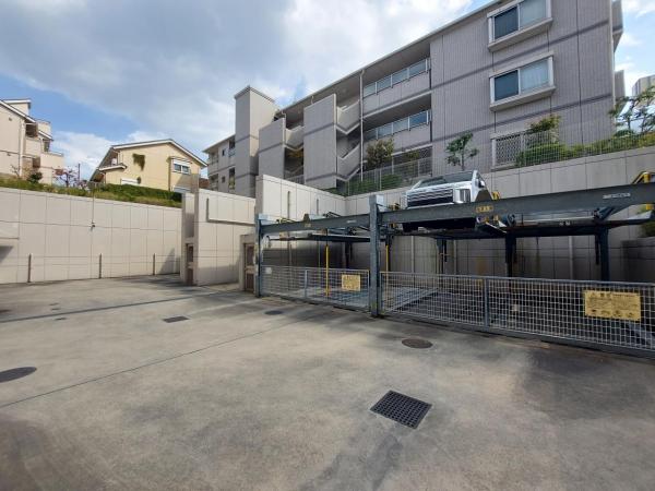 パルシオ本山鹿子町 駐車場 