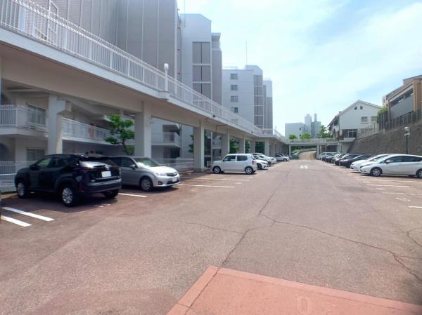 エスポア東山Ａ棟 敷地内駐車場