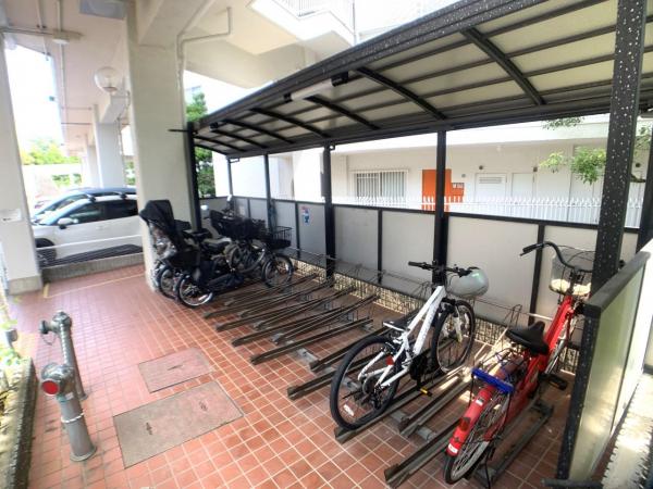 エスポア東山Ａ棟 駐輪場