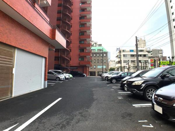 シャンボール千種 敷地内駐車場