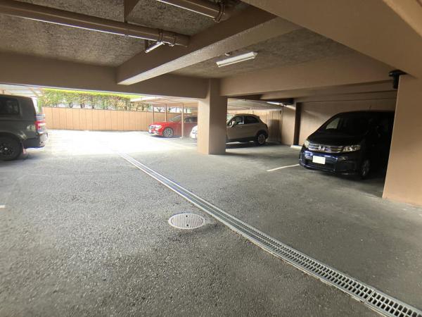 三旺マンション猫洞 駐車場 