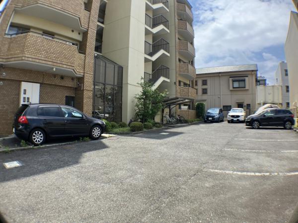 エスポア一社2 敷地内駐車場