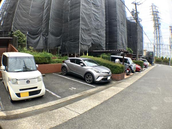 三旺マンション藤森 駐車場 