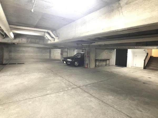 エスポア覚王山 駐車場 