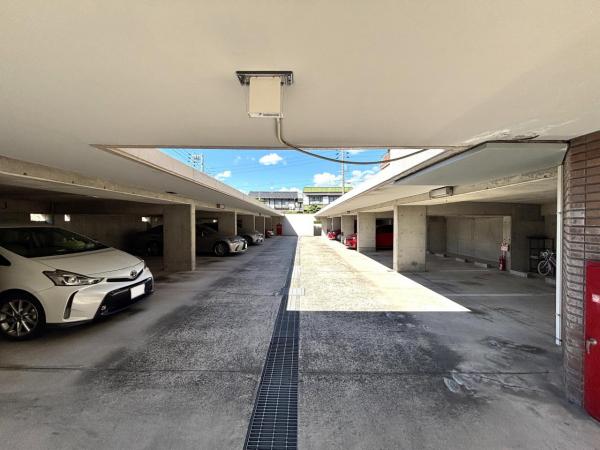 野村向山ヒルズ 敷地内駐車場