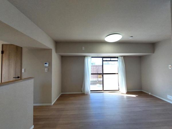 ライオンズマンション東白壁 リビング 