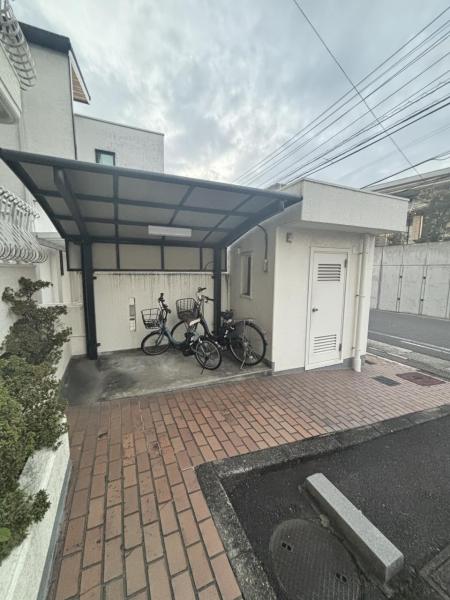 池園ハウス 駐輪場