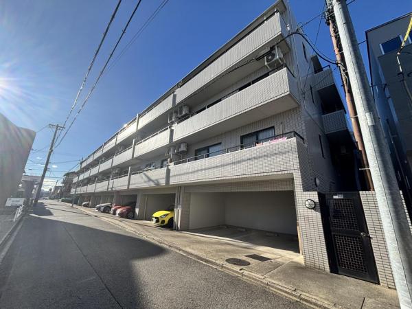 サンパーク南明町 駐車場 