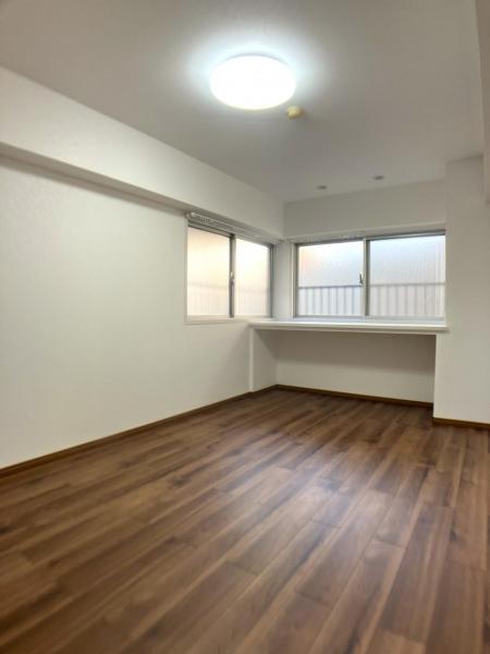 カーサ東泉 洋室