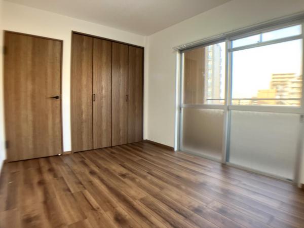 カーサ東泉 洋室